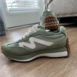 Women’s Steve Madden Campo- Size 7.5